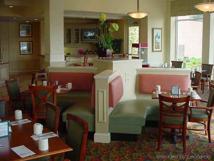 Hilton Garden Inn Birmingham/Lakeshore Drive Restaurace fotografie